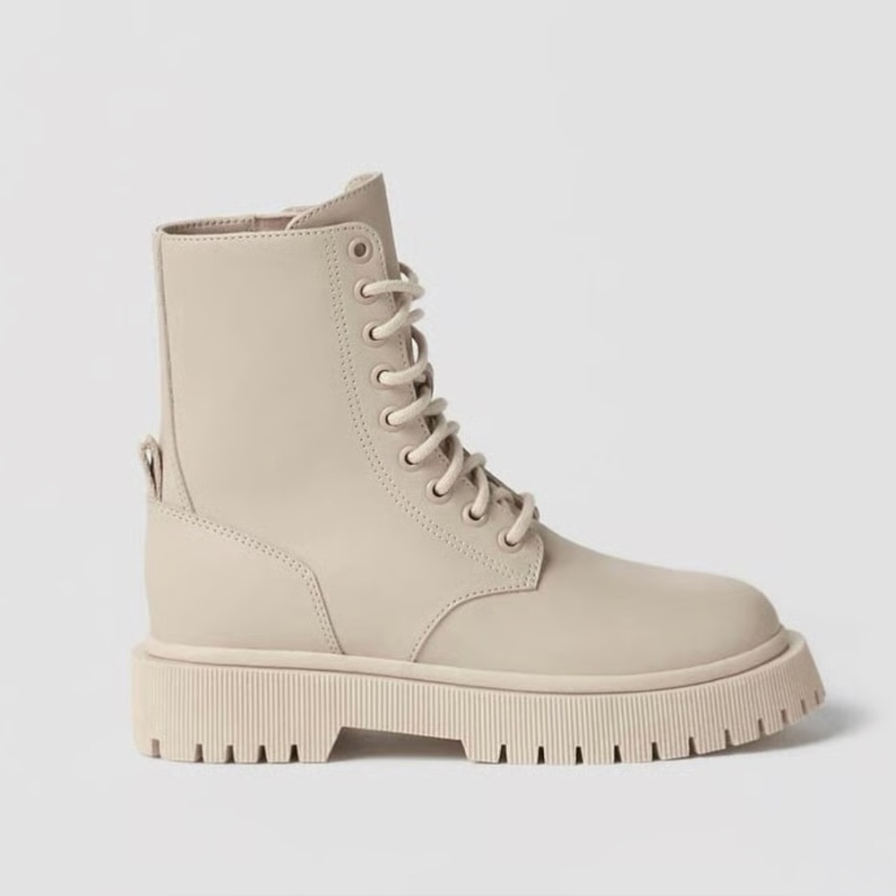 Zara Girls Beige Boots 11.5 Combat Shoes Fall Lace Up Side Zipper